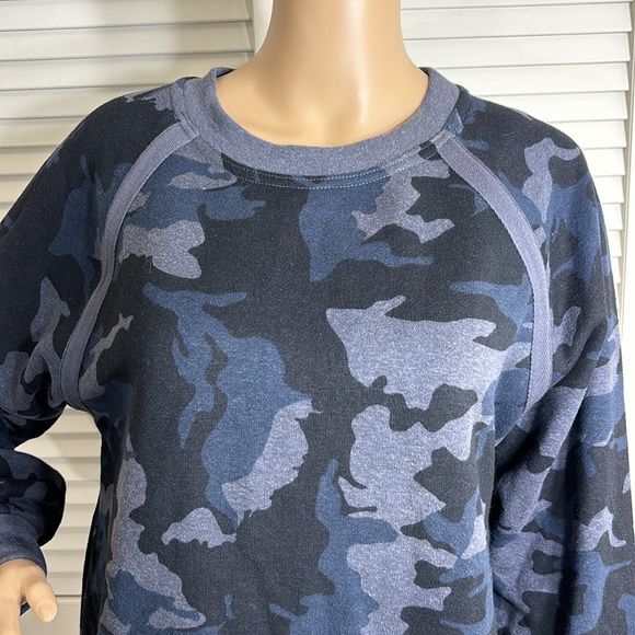 NWT Prana Fleeced Cozy Up Sweatshirt in Camo Medium - Picture 3 of 13